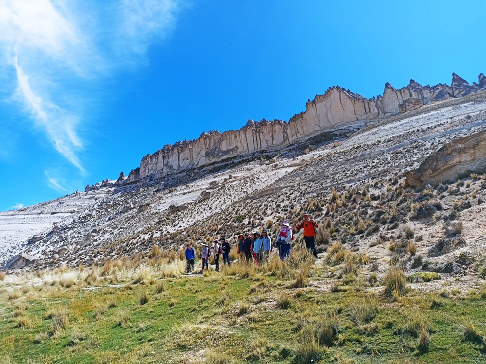 POZAS DE UMALUSO Y BOSQUE DE PIEDRAS DE TUXA